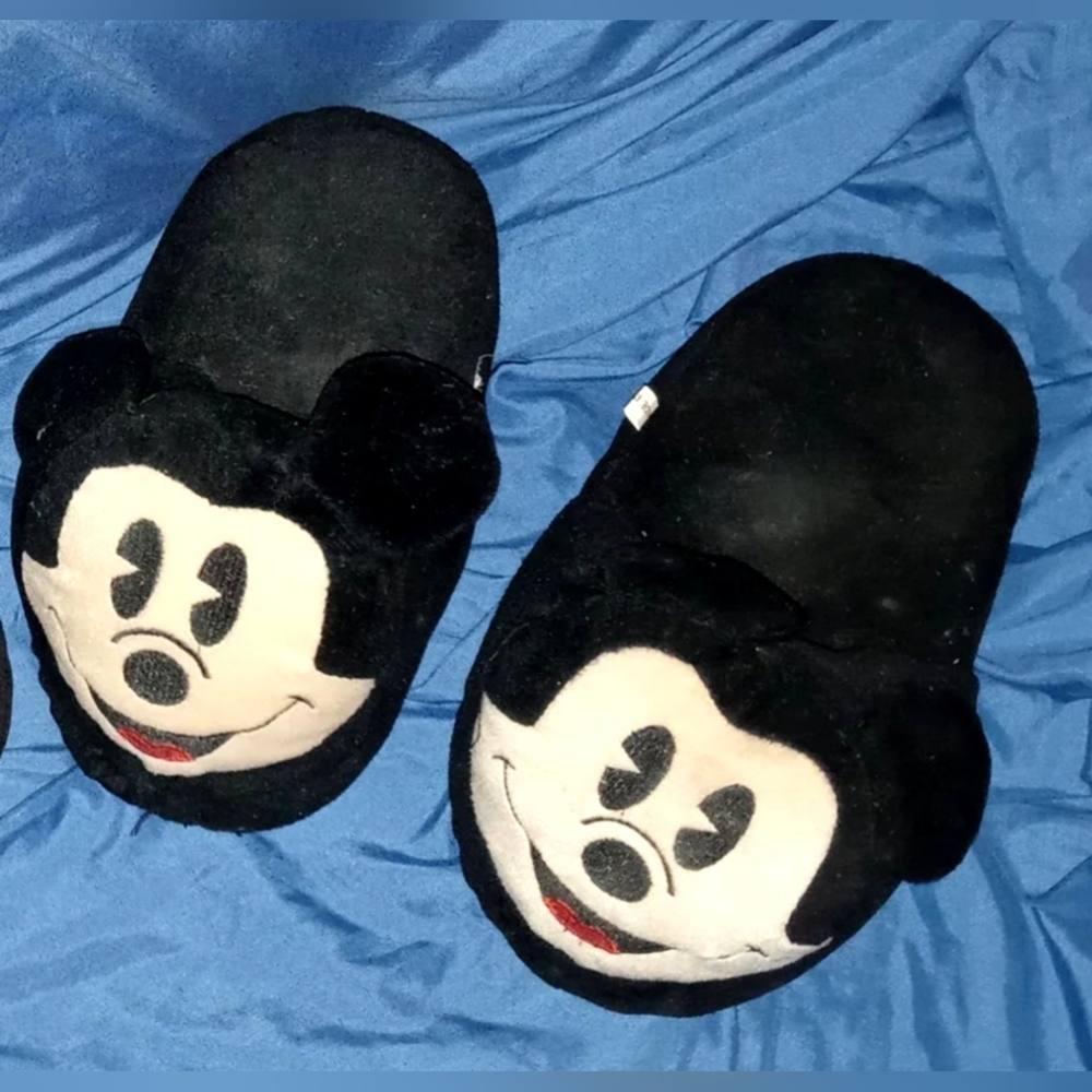 Women's "Disney's Mickey Mouse" Face Slippers Small (5-6)